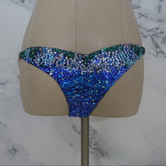 COMPETITION BIKINI - Picture 2 of 6